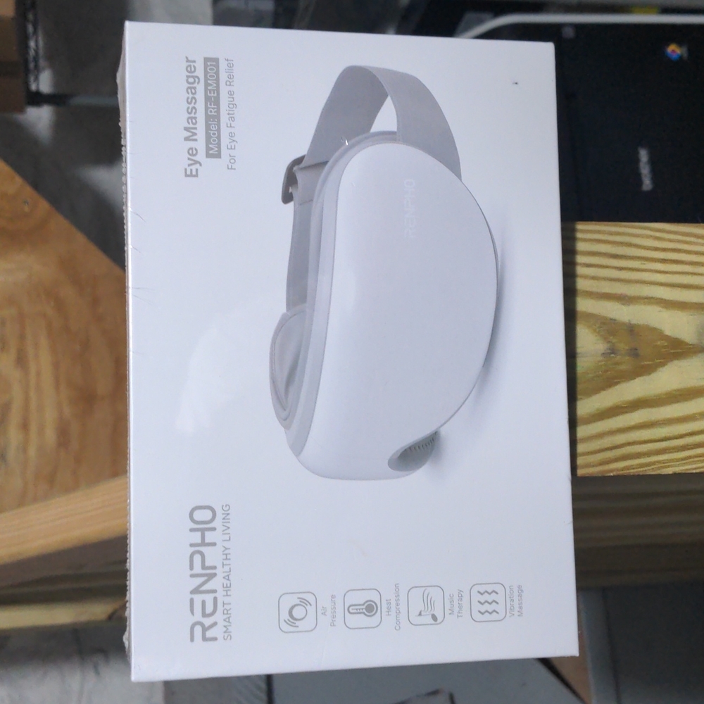 Eye Massager BRAND NEW IN BOX AND SHRINK WRAP - NEVER OPENED